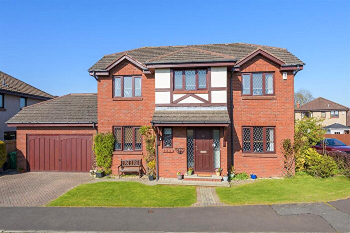 4 Bedroom Detached House For Sale In Westhall Crescent, Cairneyhill, KY12
