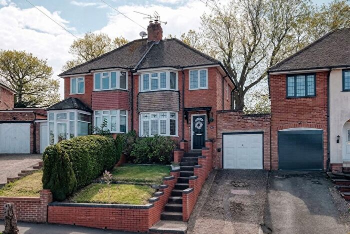 3 Bedroom Semi-Detached House For Sale In Clent Avenue, Redditch, B97
