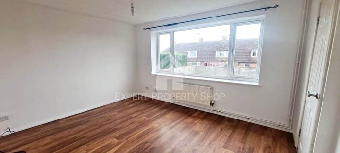 3 Bedroom Semi-detached House For Sale In Allan Dale, Bilsthorpe, NG22