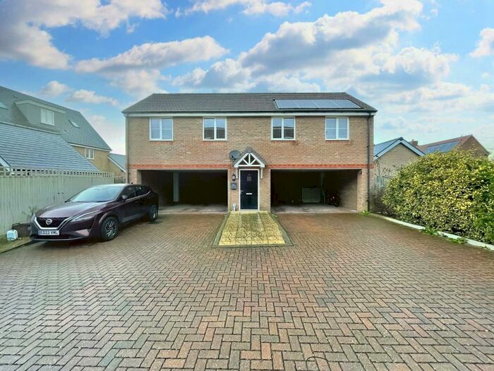 2 Bedroom Maisonette To Rent In Hawthorn Croft, Stotfold, SG5