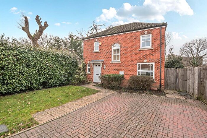 3 Bedroom Detached House For Sale In Dowles Green, Wokingham, Berkshire, RG40