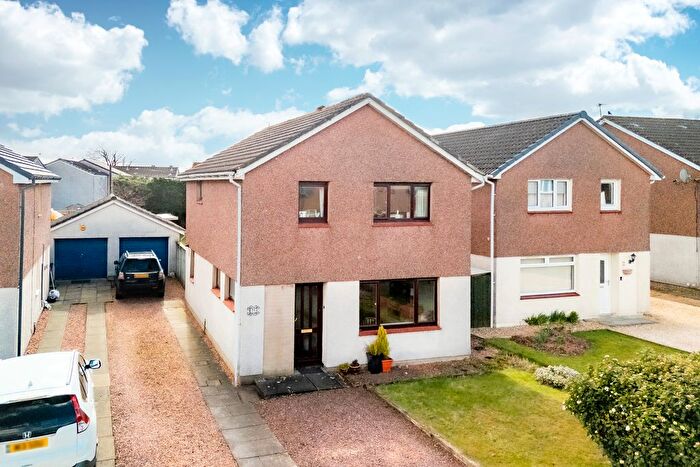 3 Bedroom Detached House For Sale In Springfield Park, Kinross, KY13