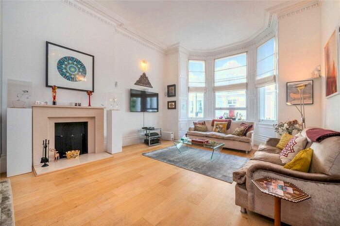 3 Bedroom Flat To Rent In Queens Gate Gardens, South Kensington, SW7
