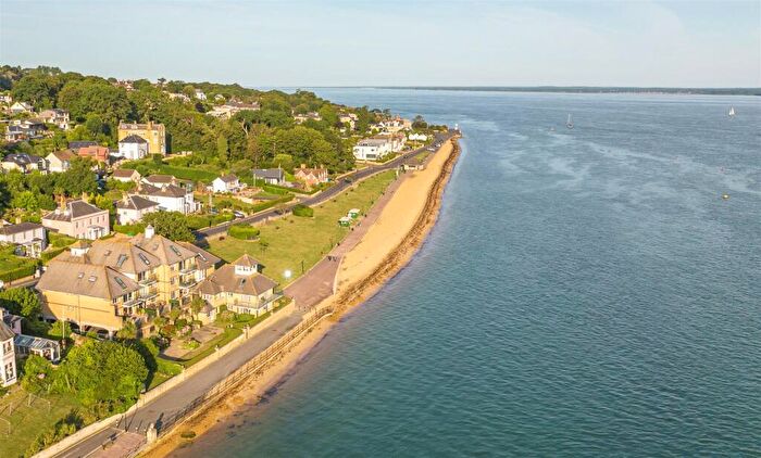 2 Bedroom Apartment For Sale In Cowes, Isle Of Wight, PO31