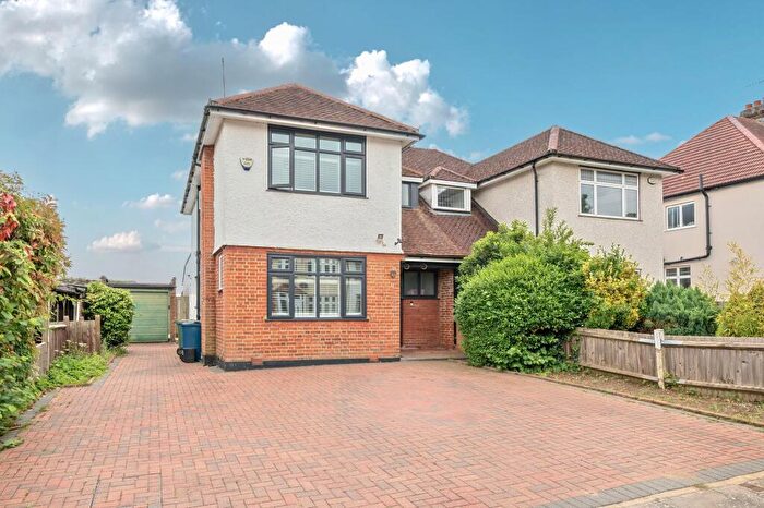 3 Bedroom Semi Detached House For Sale In Whitchurch Gardens, Edgware, HA8