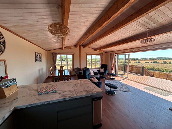 2 Bedroom Property To Rent In Berry Lane, Upton Warren, Bromsgrove, B61