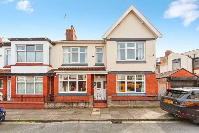 4 Bedroom End Terrace House For Sale In Kingsdale Avenue, Birkenhead, Merseyside, CH42