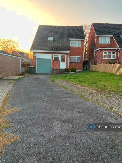 4 Bedroom Detached House To Rent In Piping Close, Colden Common, Winchester, SO21