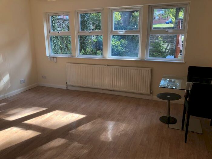 1 Bedroom Terraced House To Rent In Waltham Way, Chingford, E4