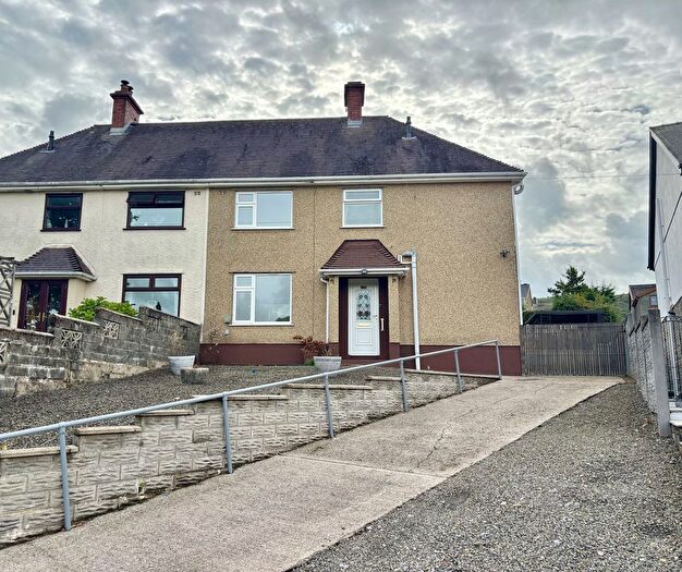 3 Bedroom Semi-Detached House To Rent In Heol Glynderwen, Alltwen, Pontardawe, Swansea., SA8