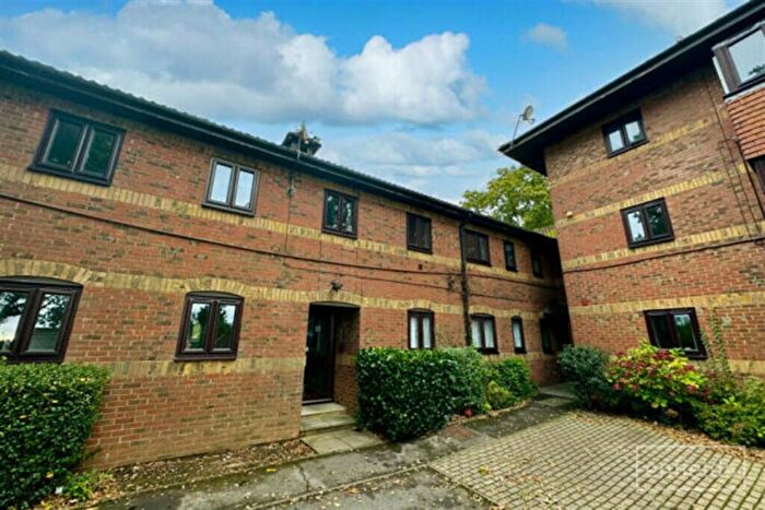 1 Bedroom Apartment To Rent In Squires Walk, Weston, SO19