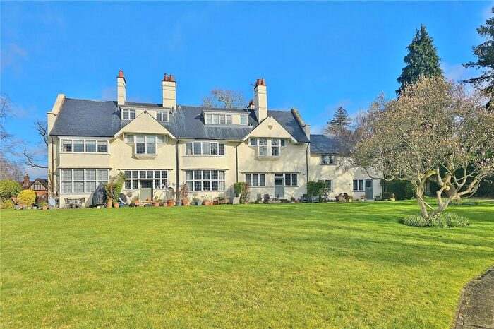 2 Bedroom Flat To Rent In St. Johns Lodge, Woking, Surrey, GU21