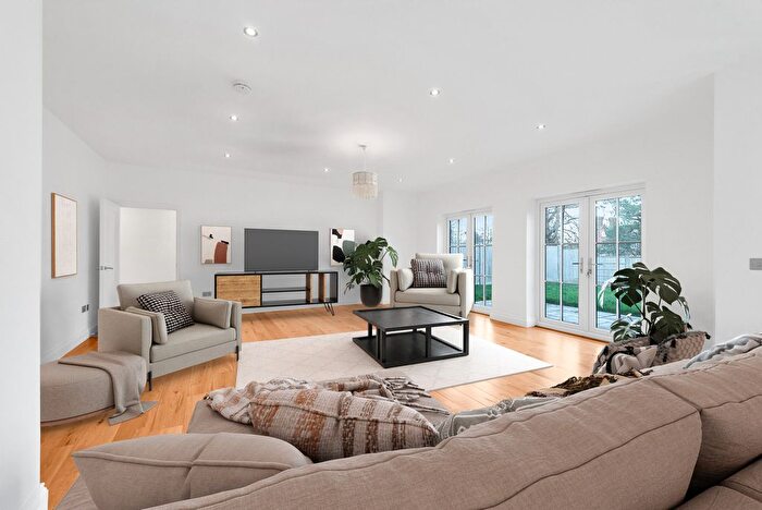5 Bedroom Detached House For Sale In House Worth Farm, Little Horsted, TN22