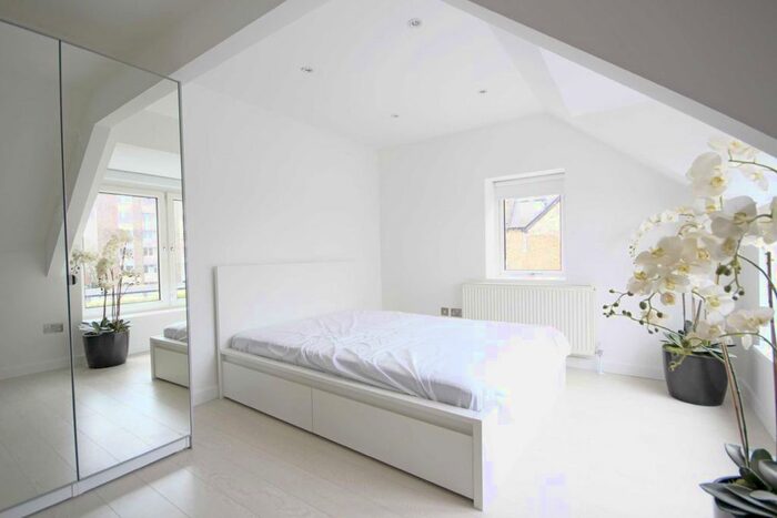 2 Bedroom Flat To Rent In Mount Park Road, London, W5