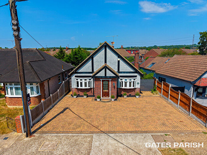 2 Bedroom Detached Bungalow For Sale In The Crescent, Upminster, RM14