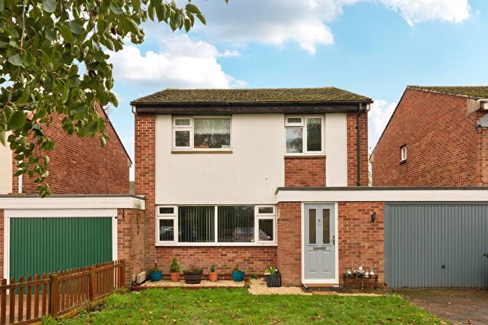 3 Bedroom Detached House For Sale In Burns Crescent, Bicester, Oxfordshire, OX26
