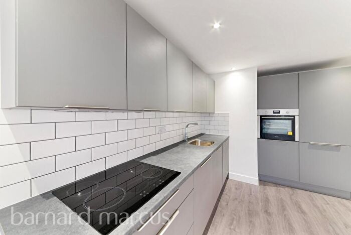 2 Bedroom Apartment To Rent In Spencer Road, East Molesey, KT8