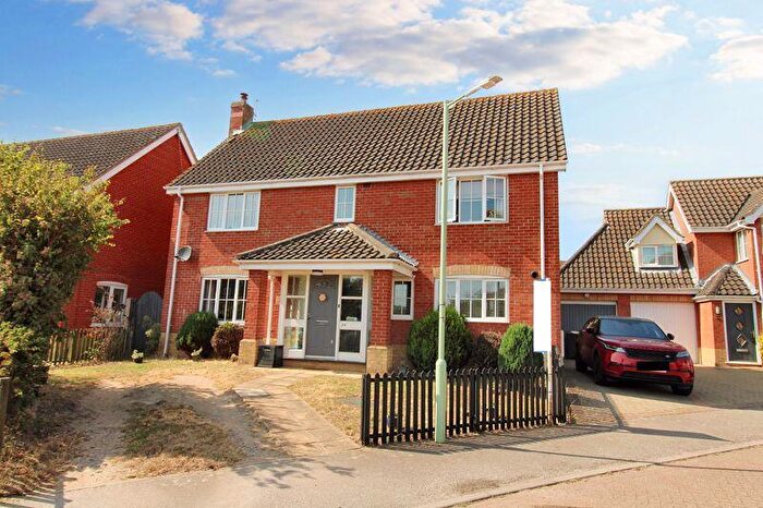 4 Bedroom Detached House For Sale In Guscott Close, Lowestoft, NR32