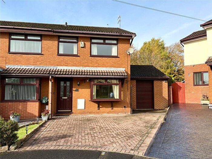 3 Bedroom Semi Detached House For Sale In Sprucewood, Firwood Park, Chadderton, OL9
