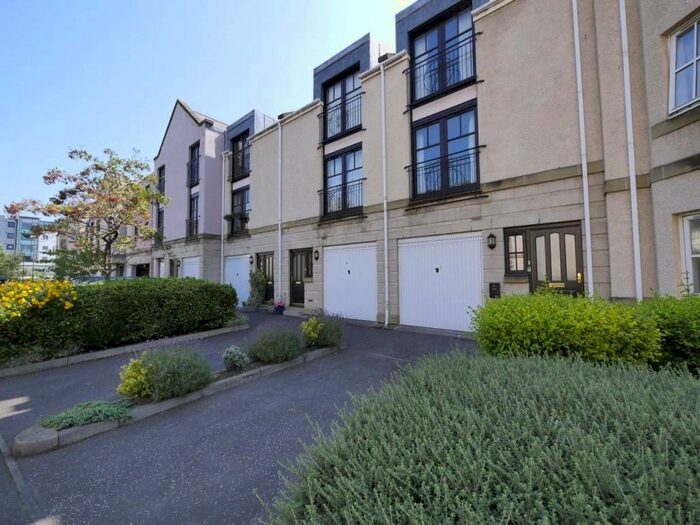 3 Bedroom House To Rent In Huntingdon Place, Edinburgh, EH7