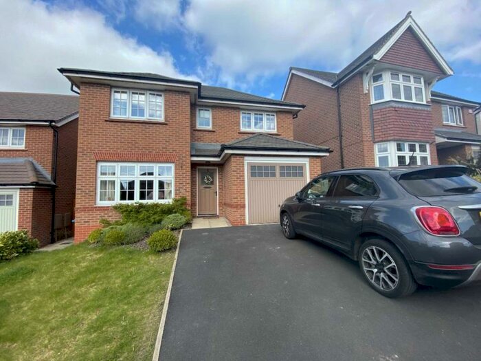 4 Bedroom Detached House To Rent In Lea Green Close, Moorside, OL4