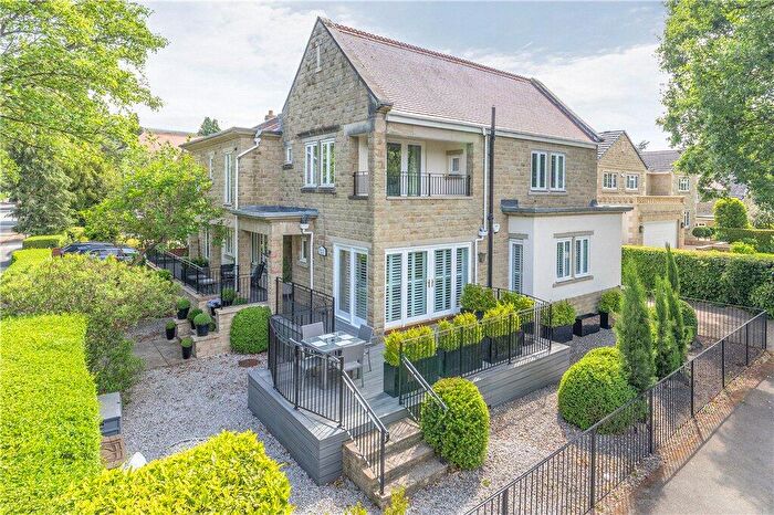 2 Bedroom Apartment For Sale In Middleton Avenue, Ilkley, West Yorkshire, LS29