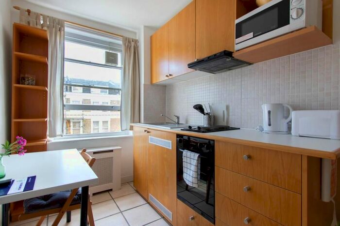 Studio To Rent In Penywern Road, Earls Court, London, SW5