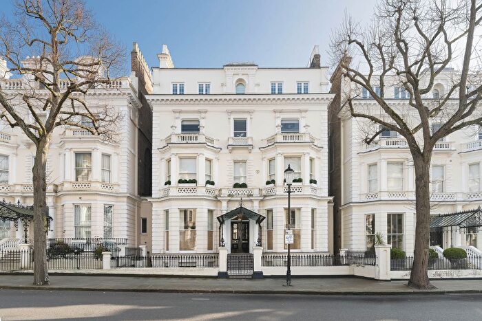 4 Bedroom Flat For Sale In Holland Park, London, W11