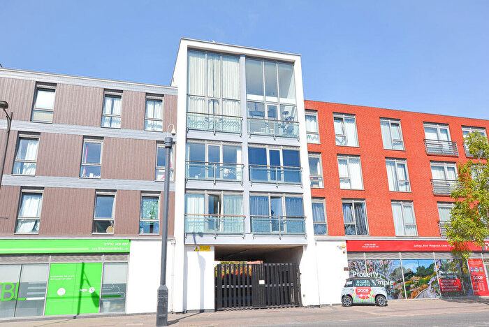 2 Bedroom Flat To Rent In Southchurch Road, Southend-On-Sea, SS1