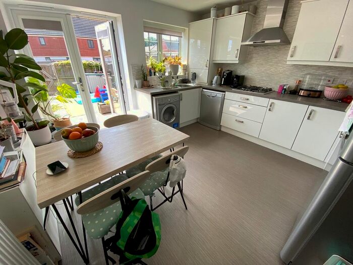 2 Bedroom Town House To Rent In Wolsey Island Way, Leicester, LE4