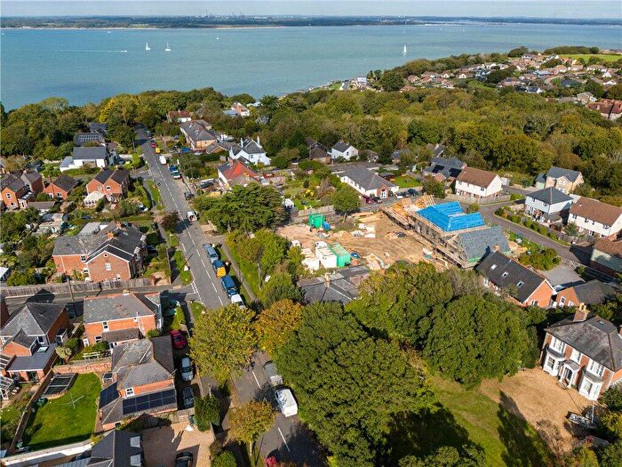2 Bedroom Detached House For Sale In Worsley Road, Cowes, Isle Of Wight, PO31
