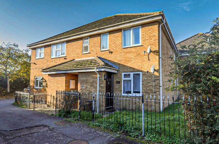 1 Bedroom Maisonette To Rent In Burdetts Road, Dagenham, RM9