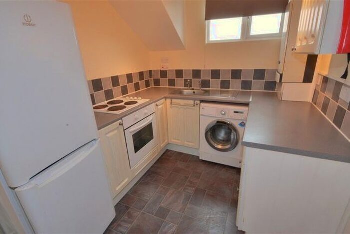 1 Bedroom Flat To Rent In Station Lane, Featherstone, WF7