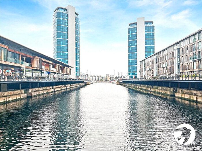 2 Bedroom Flat For Sale In Apartment, Marina Point East, Chatham Quays, Dock Head Road, Chatham, ME4