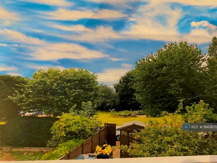 3 Bedroom Maisonette To Rent In Holtspur Way, Beaconsfield, HP9