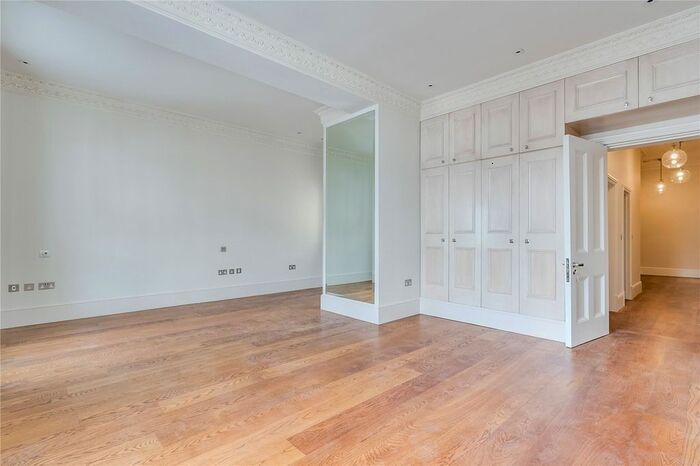 3 Bedroom Flat To Rent In Rutland Gate, Knightsbridge, London, SW7