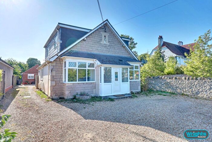 4 Bedroom Detached House To Rent In Bradley Road, Trowbridge, BA14