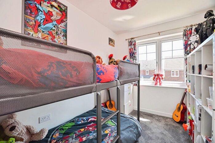3 Bedroom End Of Terrace House For Sale In Hay Close, Stockton-On-Tees, TS19