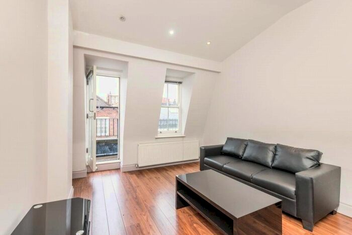 2 Bedroom Flat To Rent In Weymouth Mews, Marylebone, London, W1G