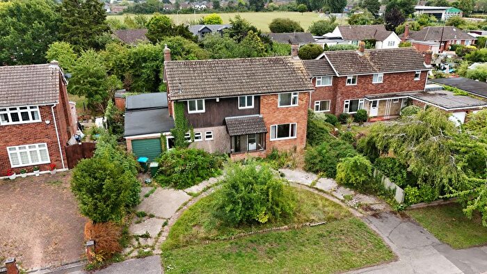 4 Bedroom Detached House For Sale In King Edward Avenue, Aylesbury, Buckinghamshire, HP21