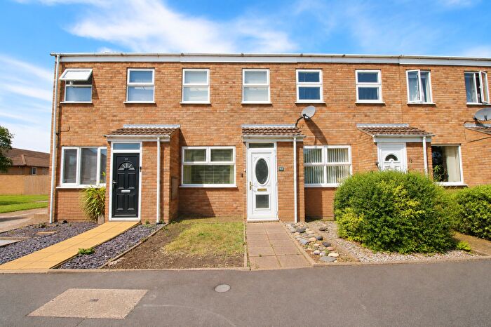 2 Bedroom Terraced House For Sale In Crediton Close, Bedford, MK40