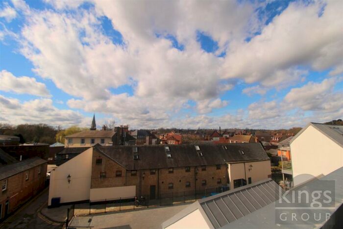 2 Bedroom Flat To Rent In Flat Adams Yard, Hertford, SG14