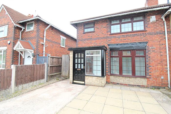 3 Bedroom Semi Detached House To Rent In Alexandra Road, Palfrey, Walsall, WS1