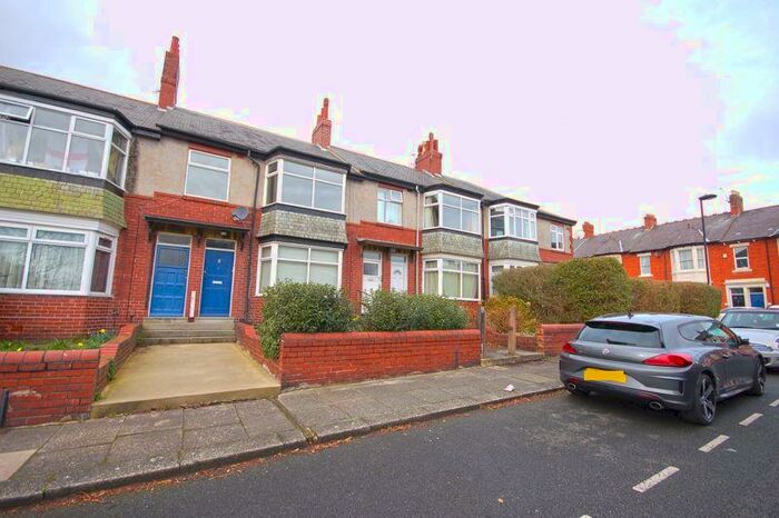 3 Bedroom Flat To Rent In Valley View, Newcastle Upon Tyne, NE2