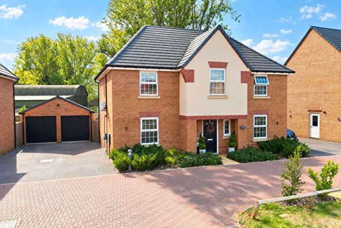4 Bedroom Detached House For Sale In Beaufort Row, Overstone, NN6