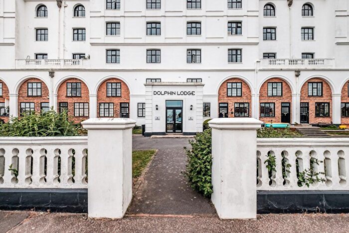1 Bedroom Flat To Rent In Dolphin Lodge, Grand Avenue, Worthing, BN11