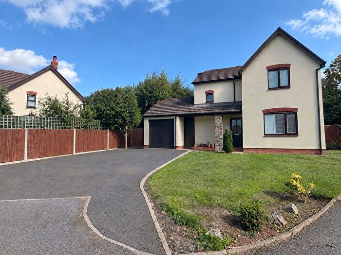 3 Bedroom Detached House For Sale In Larksmead Way, Ogwell, Newton Abbot, TQ12