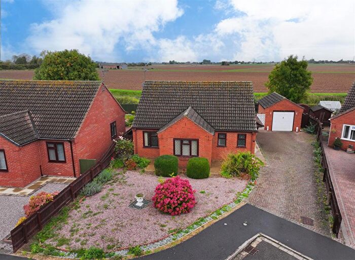 2 Bedroom Detached Bungalow For Sale In Oaktree Close, Gosberton, Spalding, PE11
