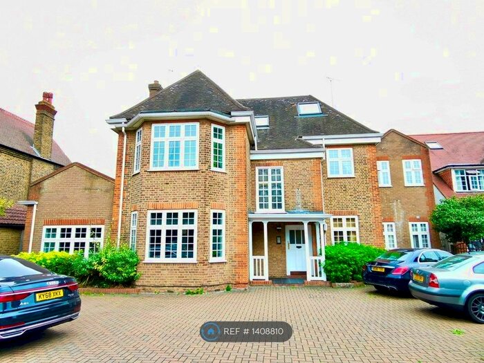 3 Bedroom Flat To Rent In Gunnersbury Avenue, London, W5