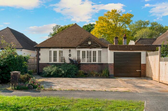 3 Bedroom Bungalow To Rent In Watersplash Road, Shepperton, TW17